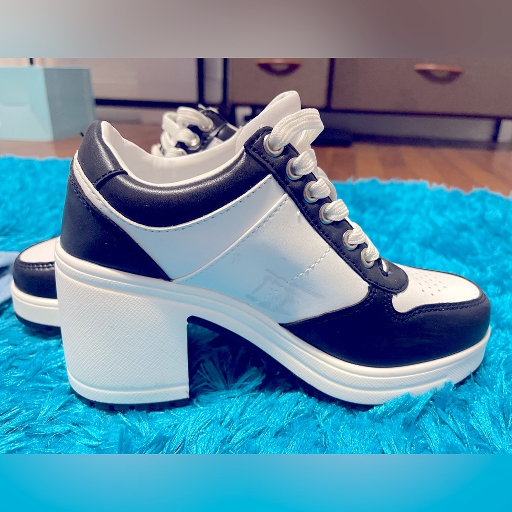 Madden Girl Vida Lace-Up High-Heel Sneakers ~ Size 5